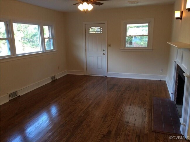Foto del edificio - 1580 Whippoorwill Rd