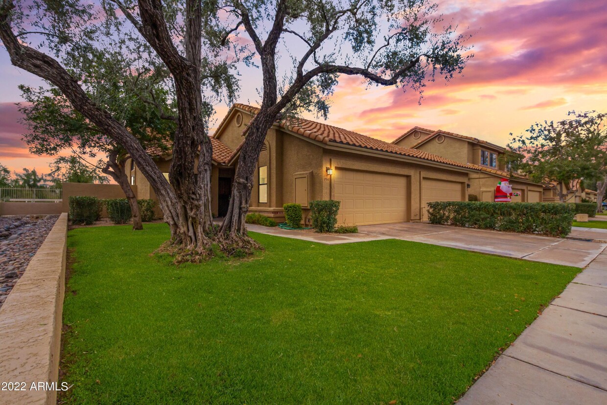 Primary Photo - 7917 E Joshua Tree Ln