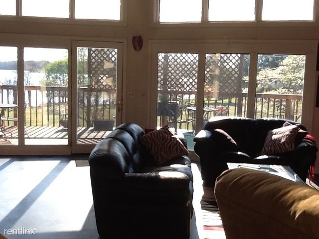 Foto del edificio - 5 br, 3 bath House - 4409 Seay Point Road