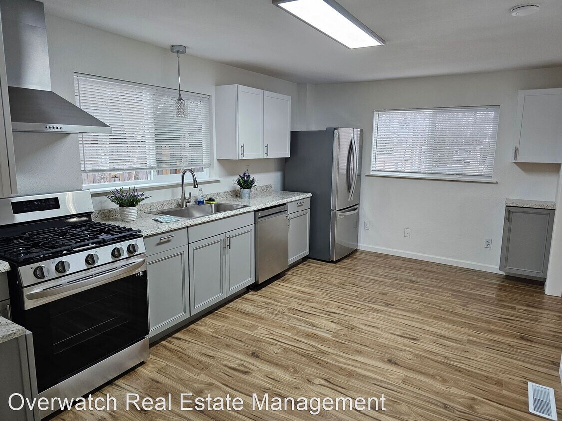 Foto principal - 4 br, 3 bath House - 13200 Old Seward Hwy