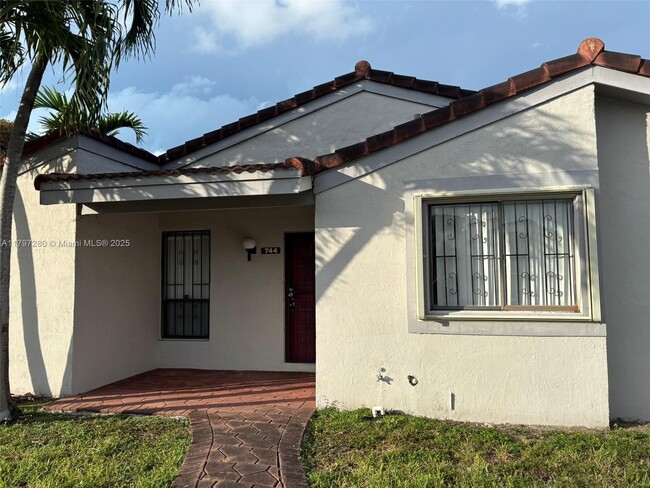 Foto del edificio - 744 NW 106th Ave