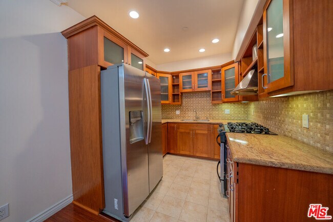 Foto del edificio - 626 E Orange Grove Ave