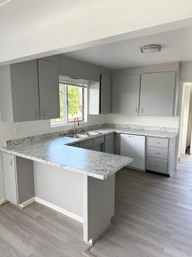 Building Photo - Completely Remodeled House!