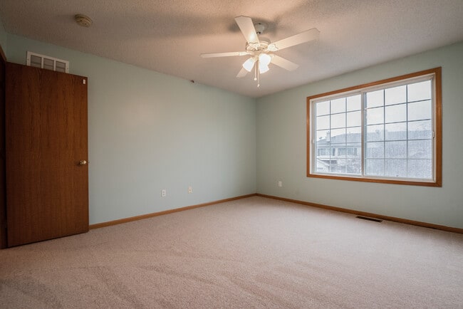 Building Photo - 14595 Evergreen Trail #63