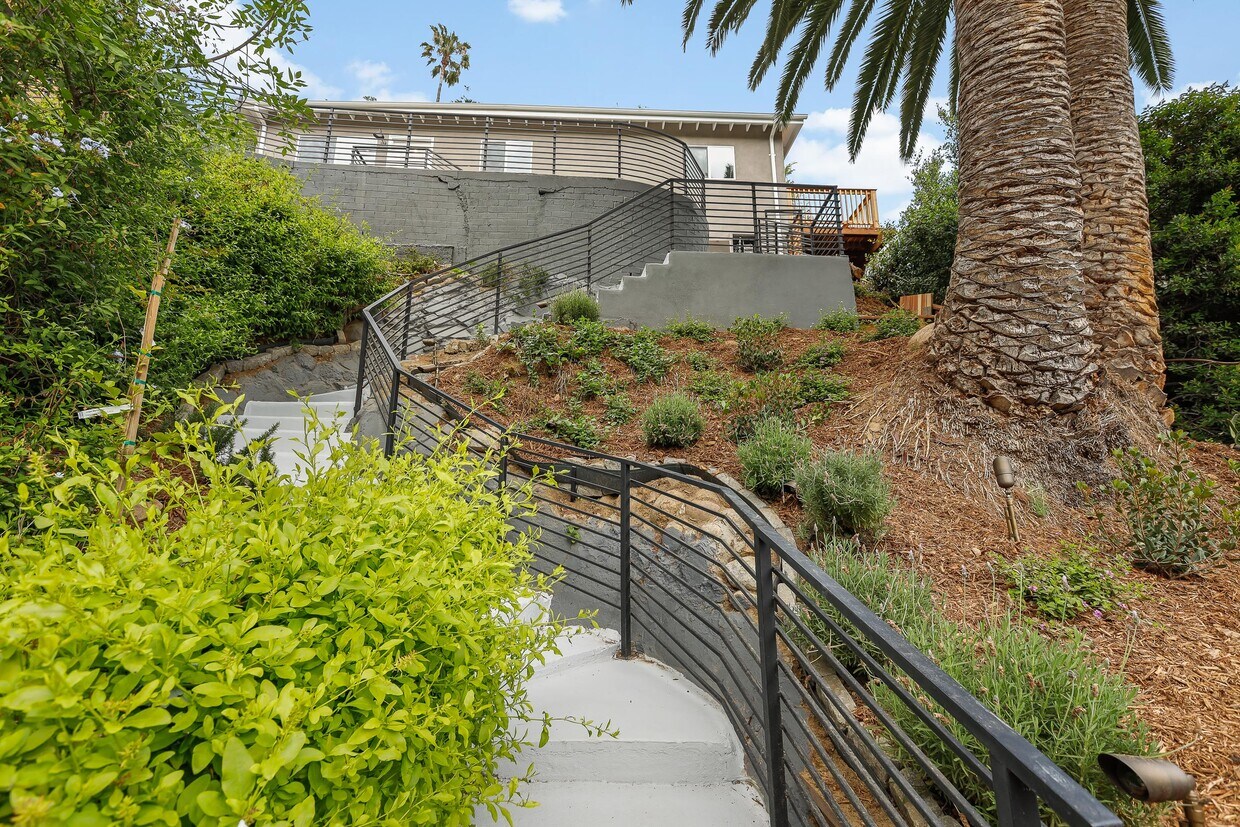 83 Houses for Rent in Beachwood Canyon, CA Westside Rentals