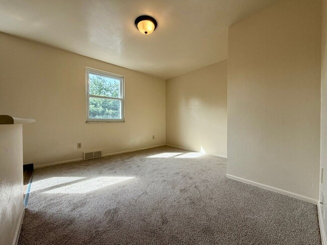 Photo - Gorgeous 2BR Townhouse in Plum! Washer & Dryer Included, Central A/C & More! Call Today!