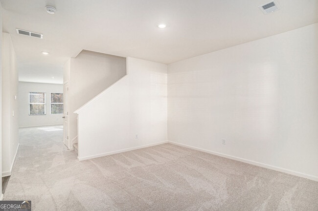 Building Photo - 7650 Saffron Ave