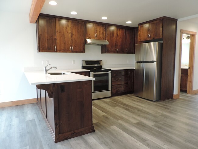 Building Photo - Application Pending - Pet Friendly Home fo...