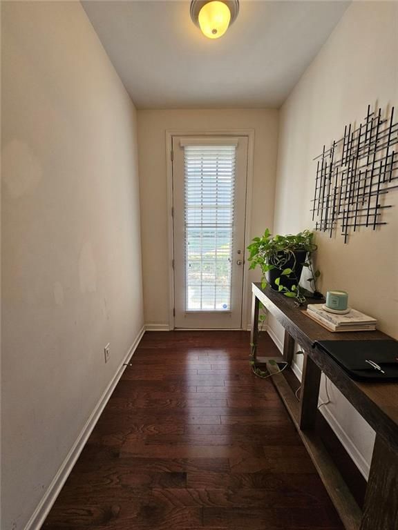 Foto del edificio - 5747 Radford Loop