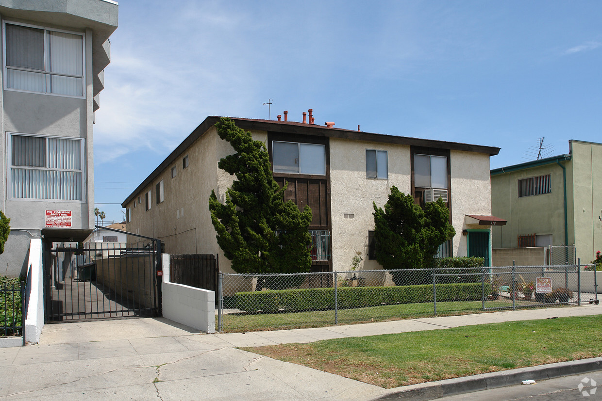 Building Photo - 918 N Ardmore Ave