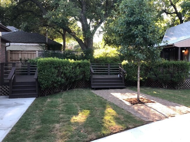 Foto del edificio - 807 Thomasson Dr