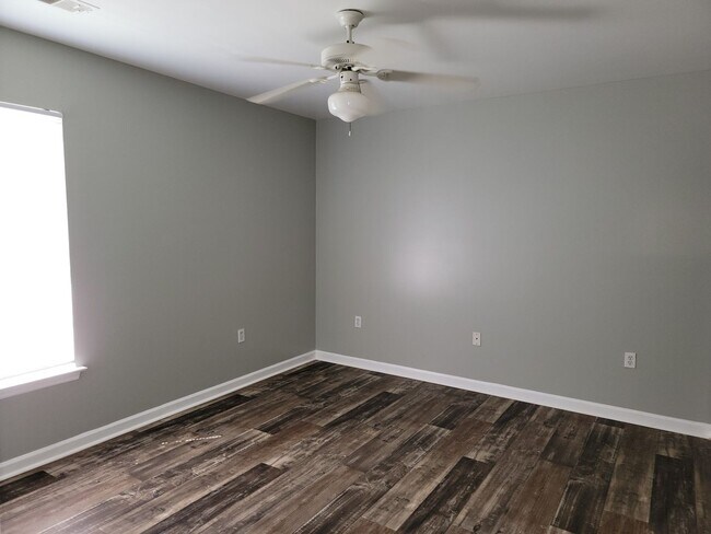 Building Photo - CREPE MYRTLE CT-I