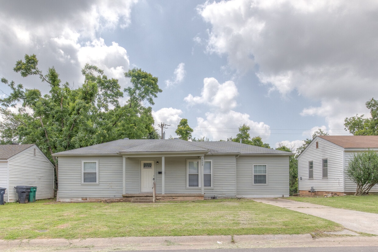 Foto principal - 2408 NW 40th St