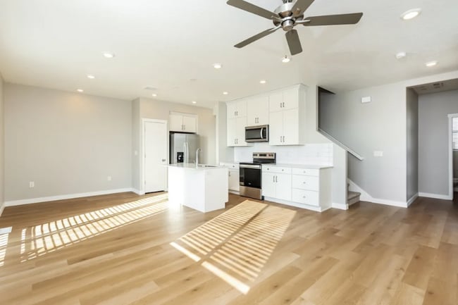 Building Photo - 6051 Lower Brk Ln