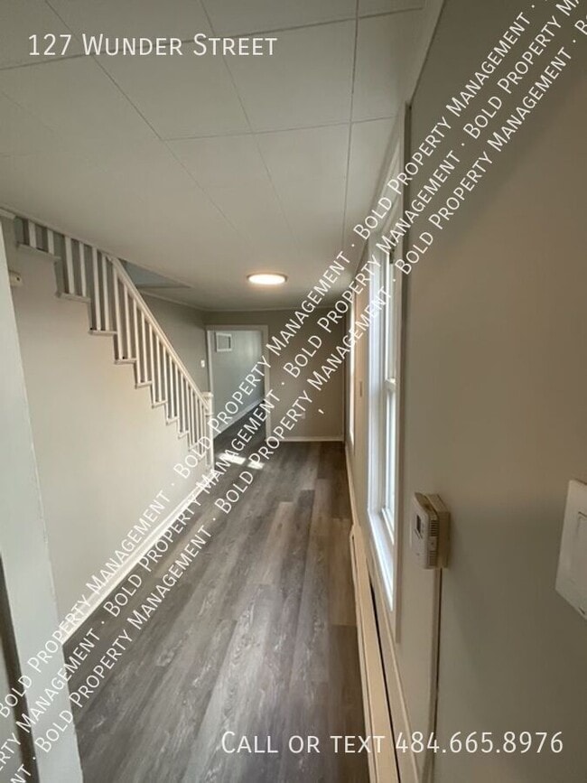 Foto del edificio - 127 Wunder St