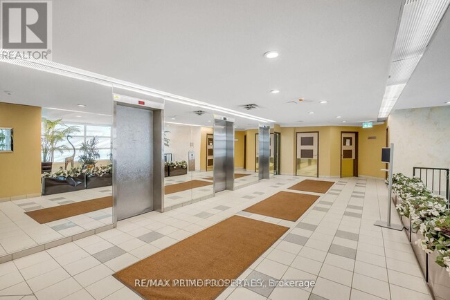 Building Photo - 3050-3050 Ellesmere Rd
