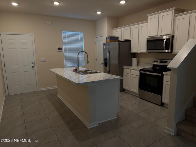 Building Photo - 855 Centennial St