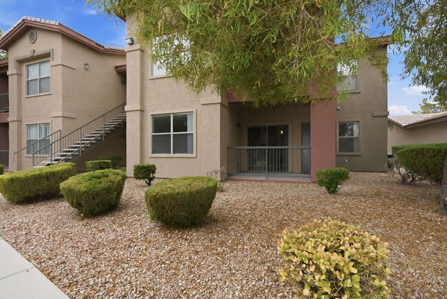 Building Photo - 8000 W Badura Ave