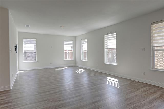 Building Photo - 3500 Keechi Creek Dr