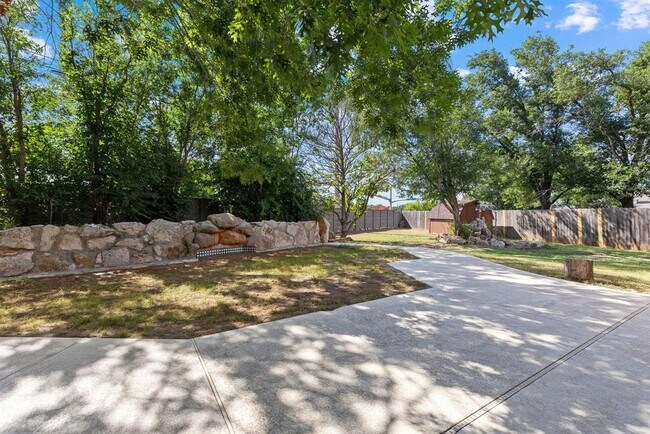 Building Photo - 16804 Bailey Jean Dr