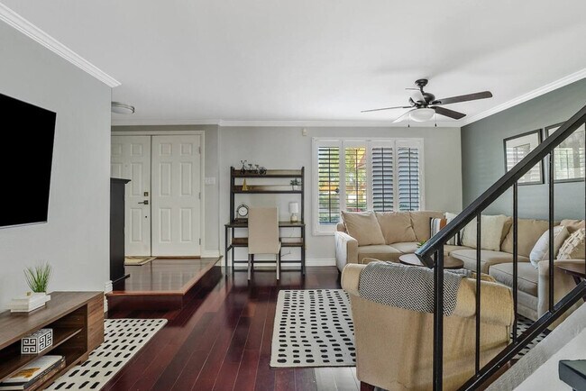 Foto del edificio - 8242 E Orange Blossom Ln