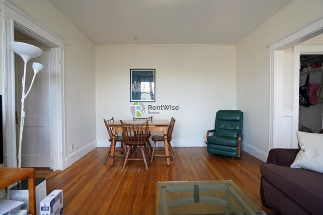 Photo - 294 Harvard St Apartment