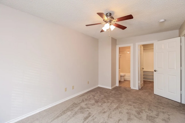 Building Photo - 18748 Vista Del Sol