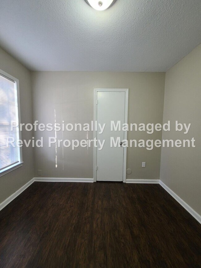 Foto del edificio - Newly Renovated 3 Bedroom Home!! (2024) Wi...