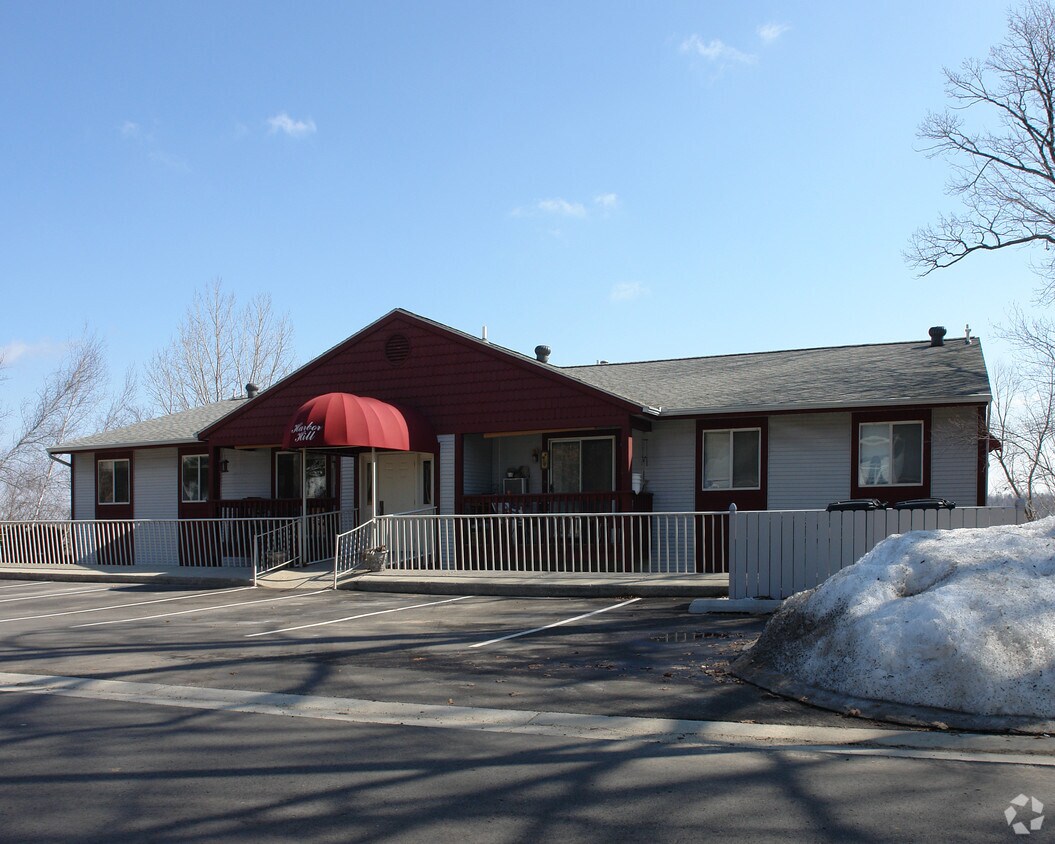 8166 Old Channel Trl, Montague, MI 49437 Apartments in Montague, MI