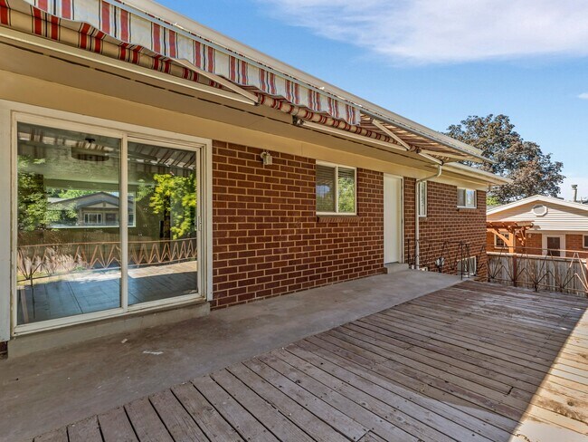 Foto del edificio - 2895 Cherry Blossom Ln