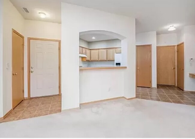 Foto del edificio - Highly sought after 2 bed/2 bath twin home...