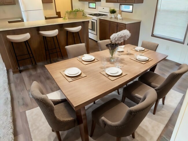 Foto del edificio - 15562 Pine Ridge Dr