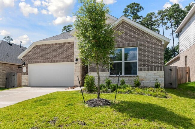 Building Photo - 560 Newcomb Holw Dr