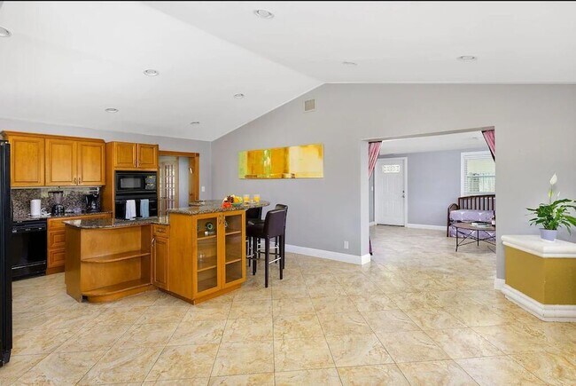 Foto del edificio - 272 NW 45th St