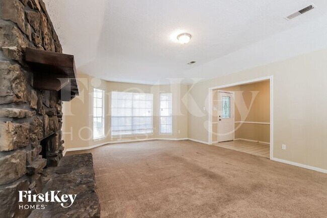 Foto del edificio - 2614 Forestbrook Dr