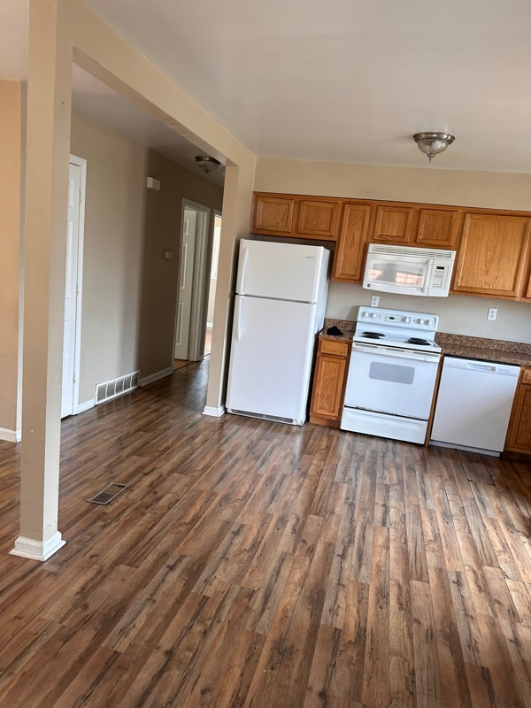 Photo - 8403 Robin Hill Dr House