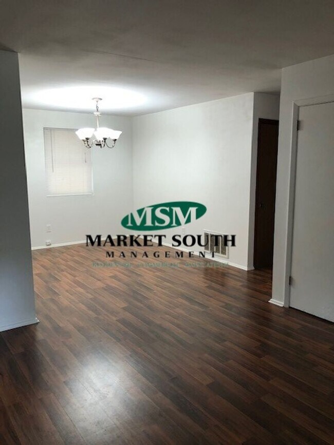 Foto del edificio - Convenient Southside Location