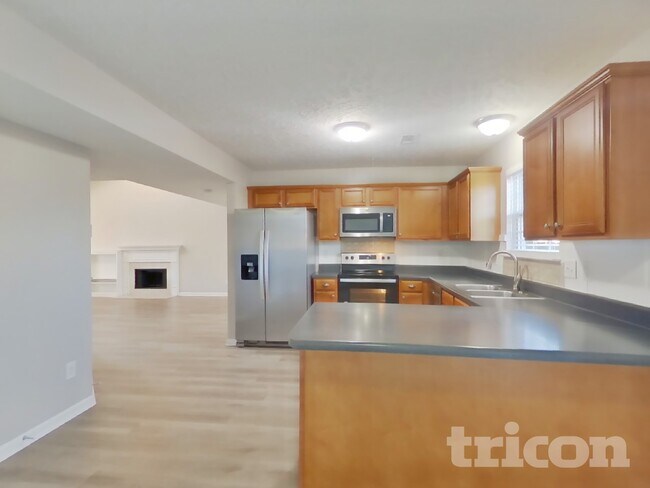 Foto del edificio - 3011 Deer Trail Dr