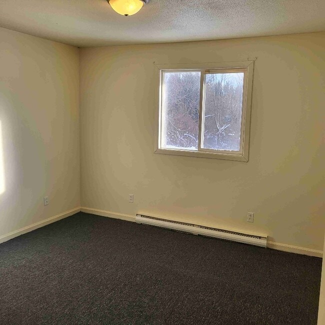 Building Photo - 1003 Colonial Dr