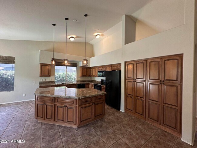 Building Photo - 2301 E Beachcomber Dr