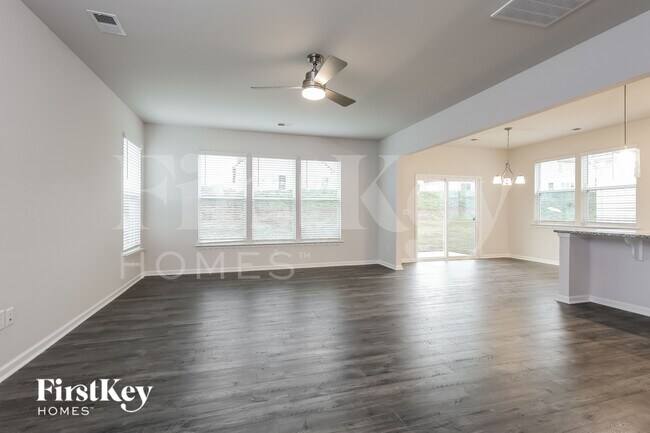 Foto del edificio - 101 Wild Lily Dr