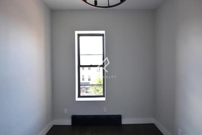 Building Photo - 1 bedroom in Brooklyn NY 11226