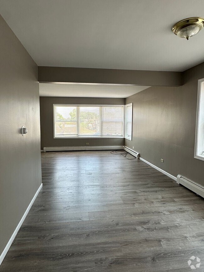 Building Photo - 6011 W Gunnison St