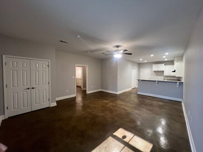 Building Photo - Vincent Road Townhomes