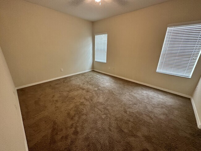 Building Photo - 6825 Sundrop St