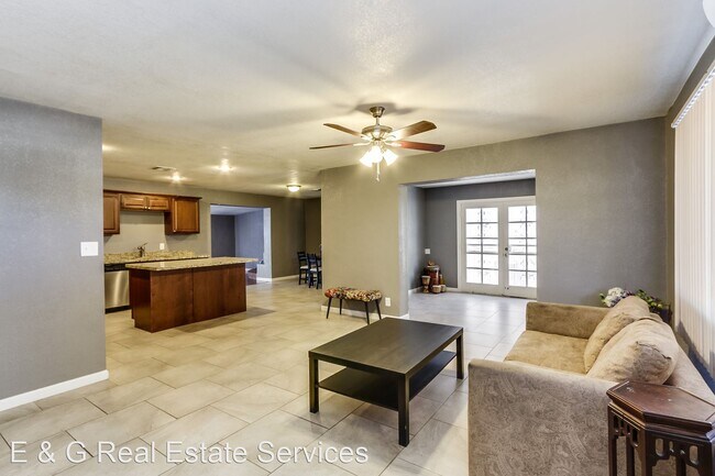 Building Photo - 5 br, 3 bath House - 1708 N Daffodil St