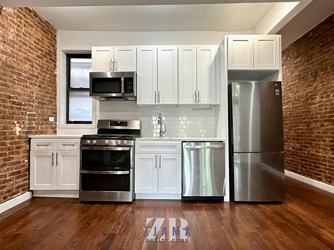Foto principal - 1486 Bedford Ave