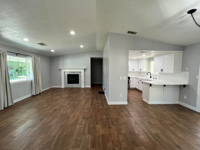 Foto del edificio - 16122 Stagecoach Ave