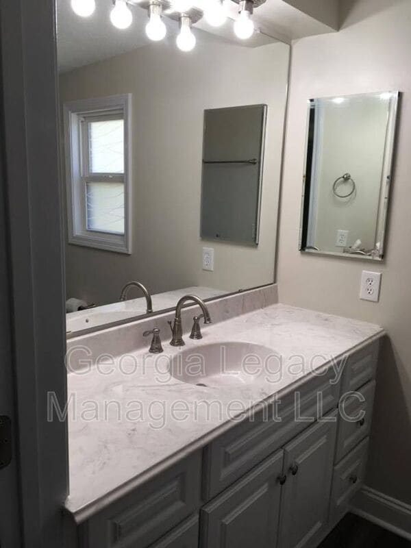 Building Photo - 3720 Lathem Creek Dr