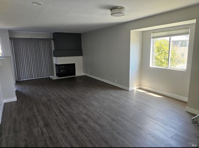 Building Photo - 1186 Pear Tree Ln